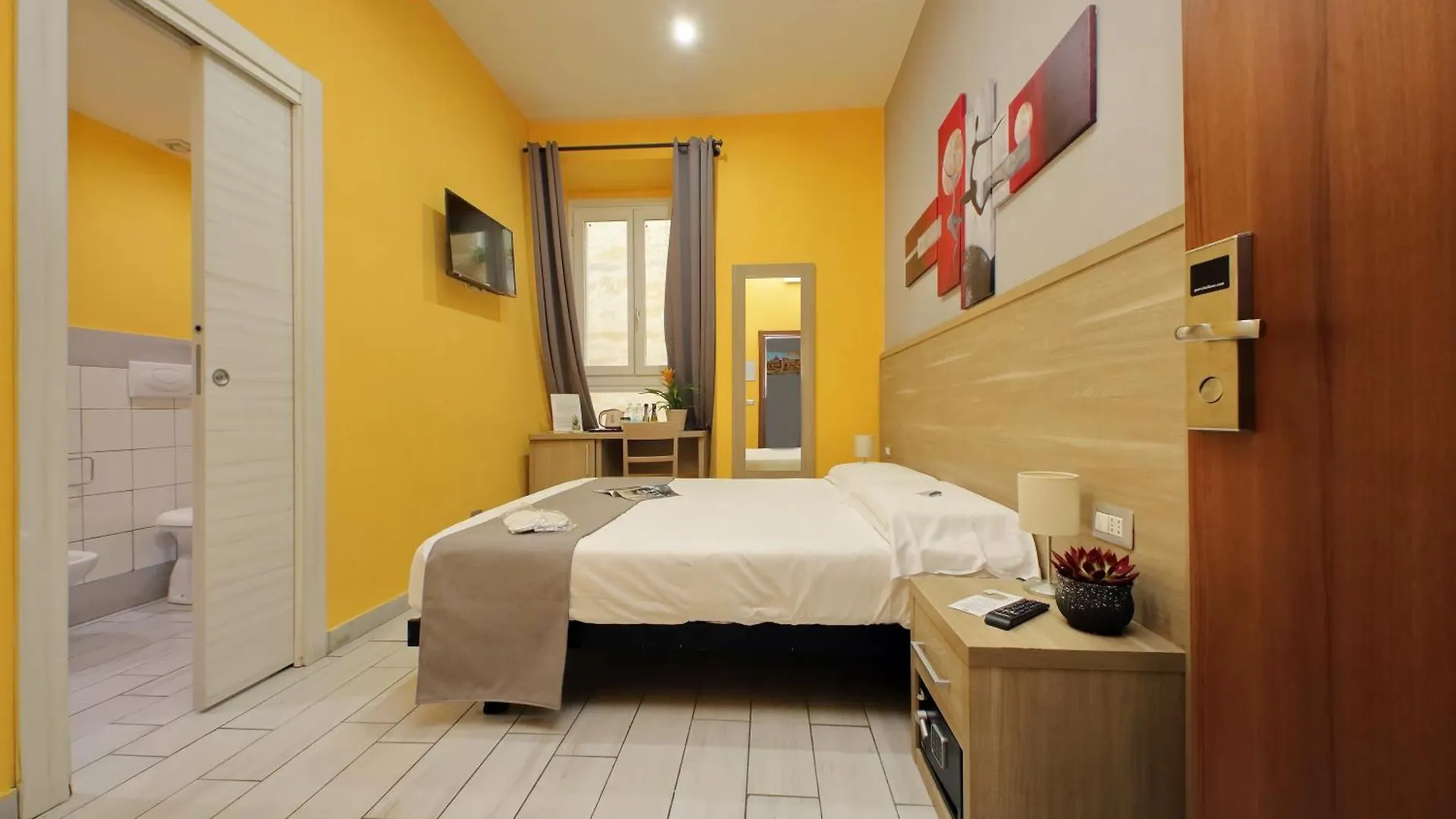 Lhg Comfy Rooms Rome 2*,
