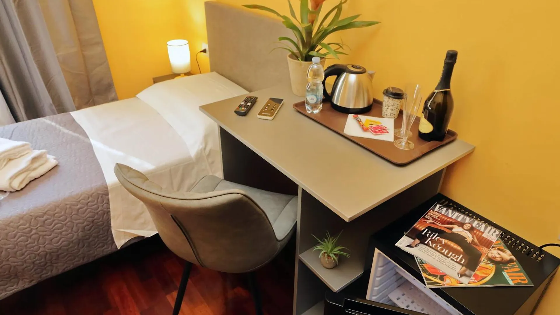 Lhg Comfy Rooms Rome 2*,  Italie