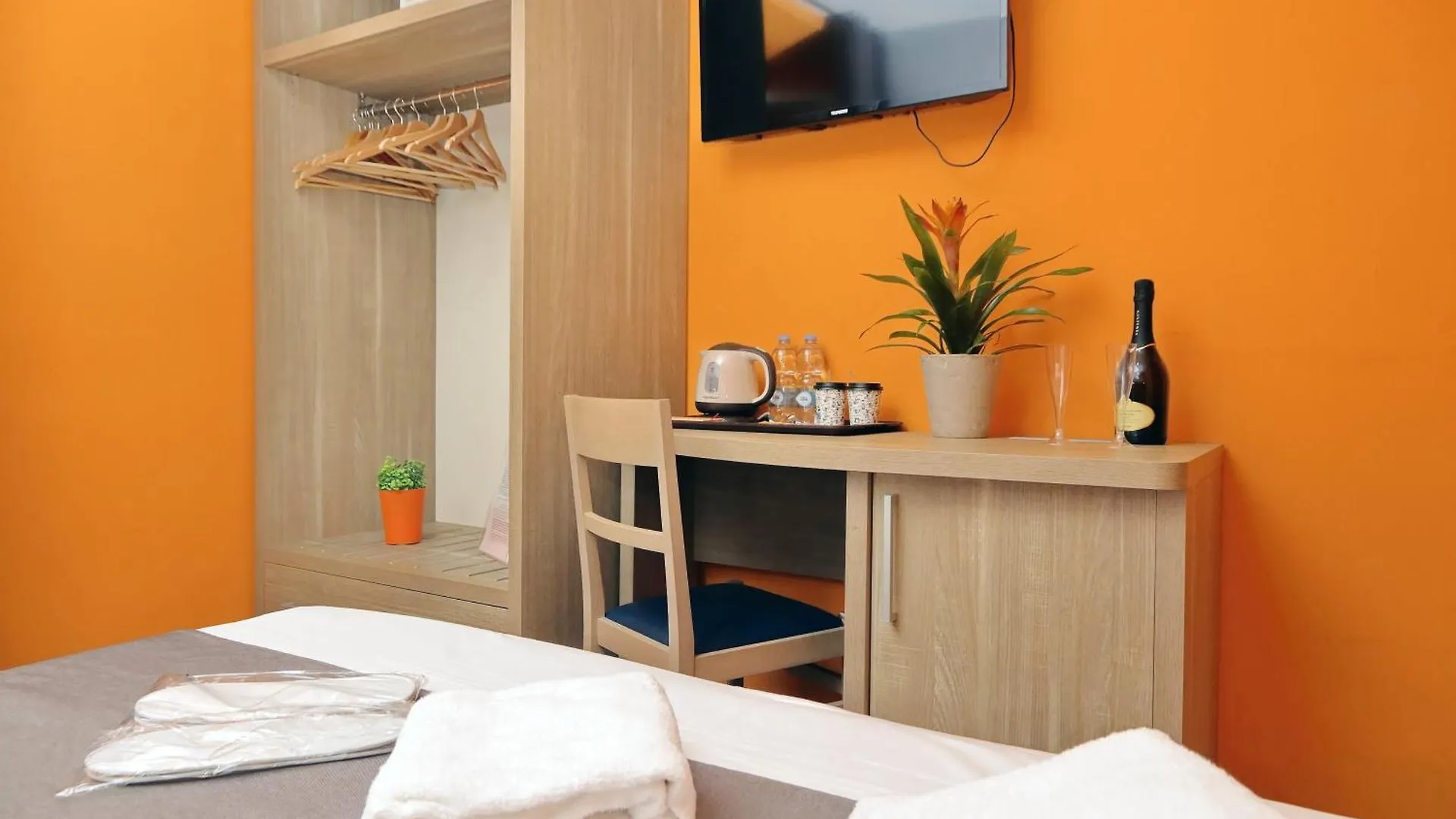 LHG Comfy Rooms Rom