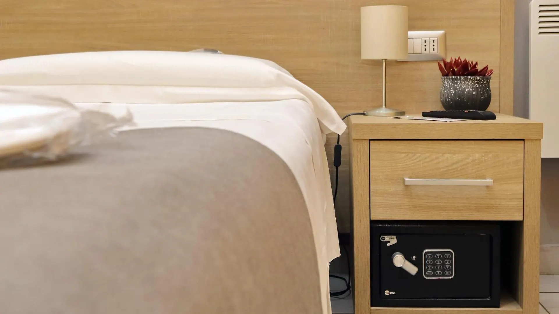 LHG Comfy Rooms Rom