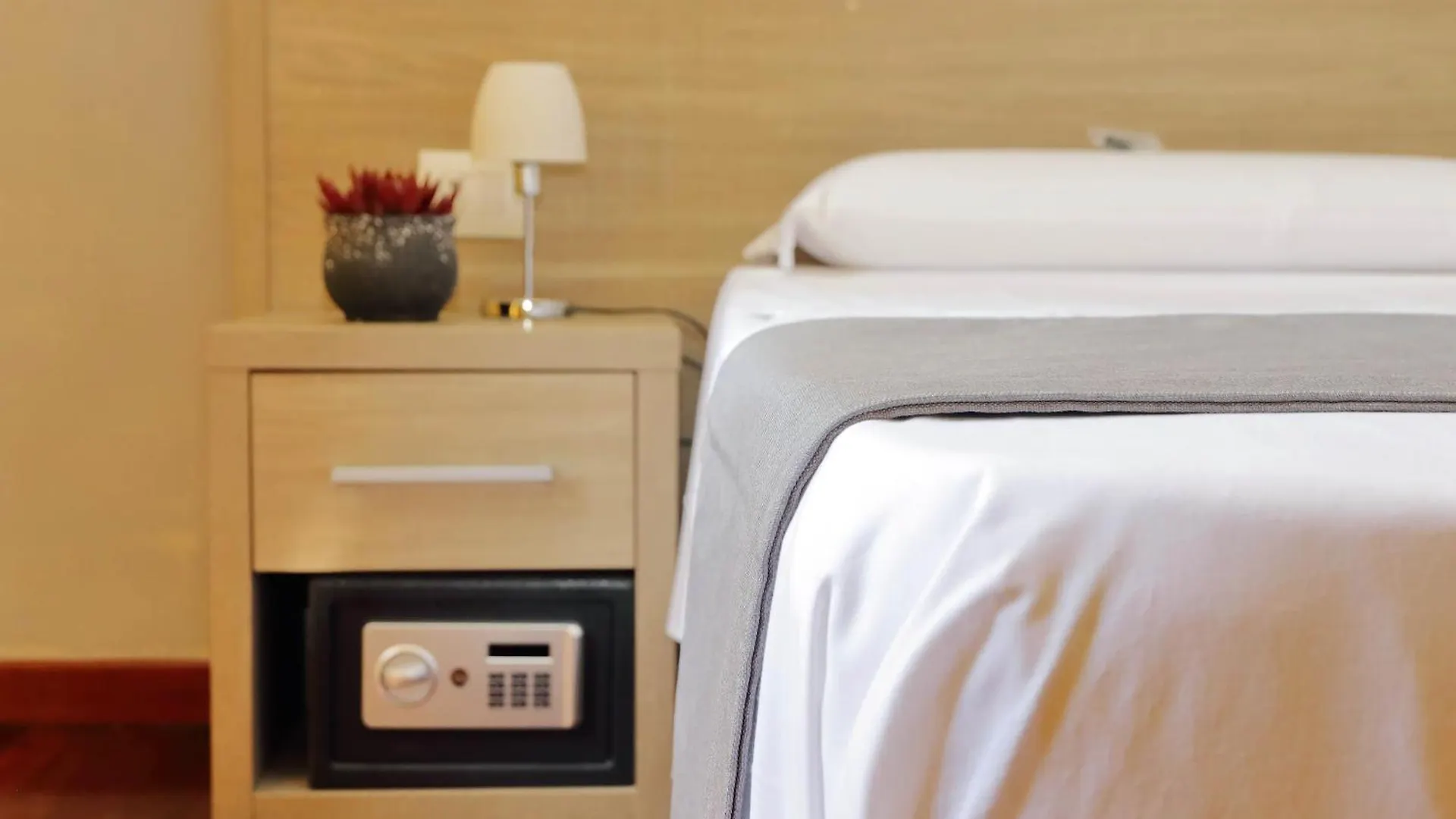 Lhg Comfy Rooms Rzym